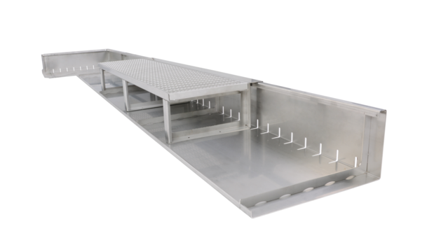 The façade profile has drainage slots for controlled drainage of rain in front of your façade